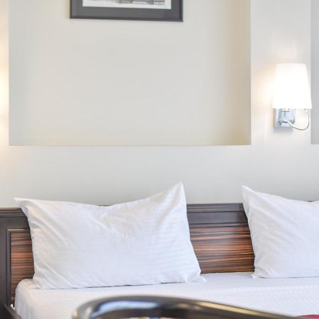 Hotel Hamburg Скопие Екстериор снимка
