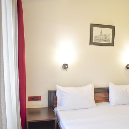 Hotel Hamburg Скопие Екстериор снимка