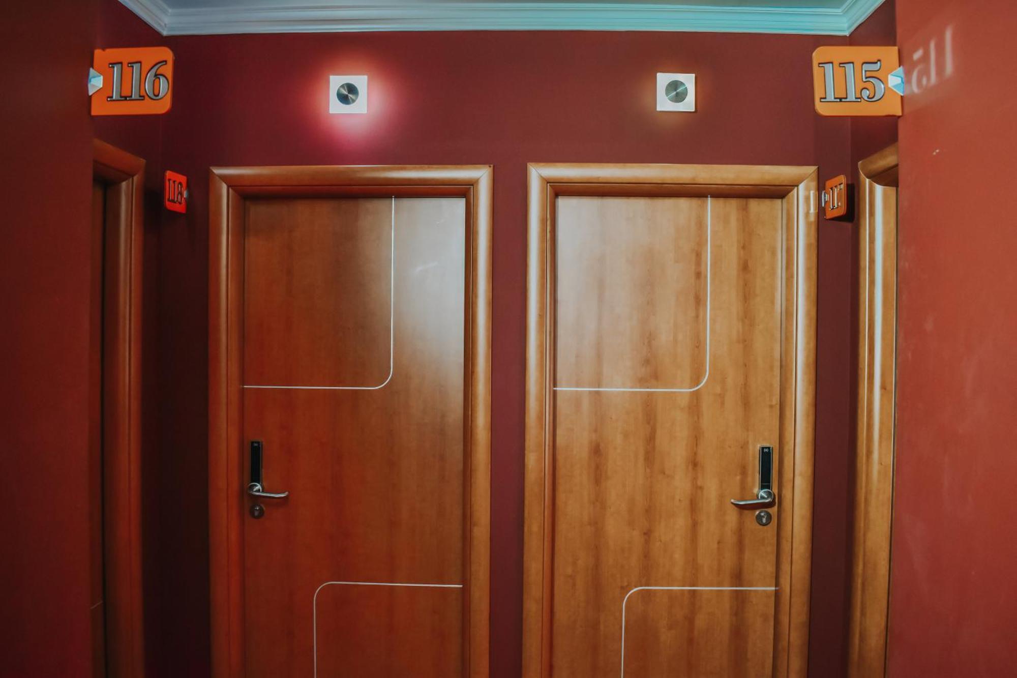 Hotel Hamburg Скопие Екстериор снимка