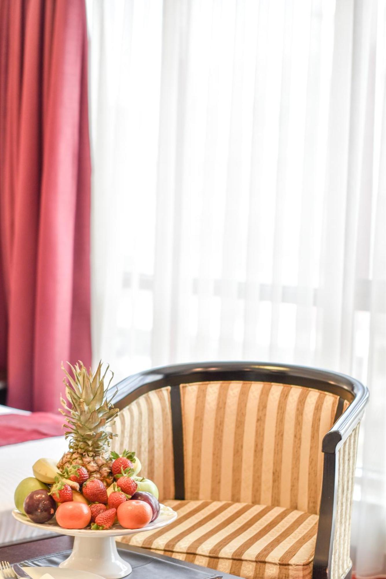 Hotel Hamburg Скопие Екстериор снимка