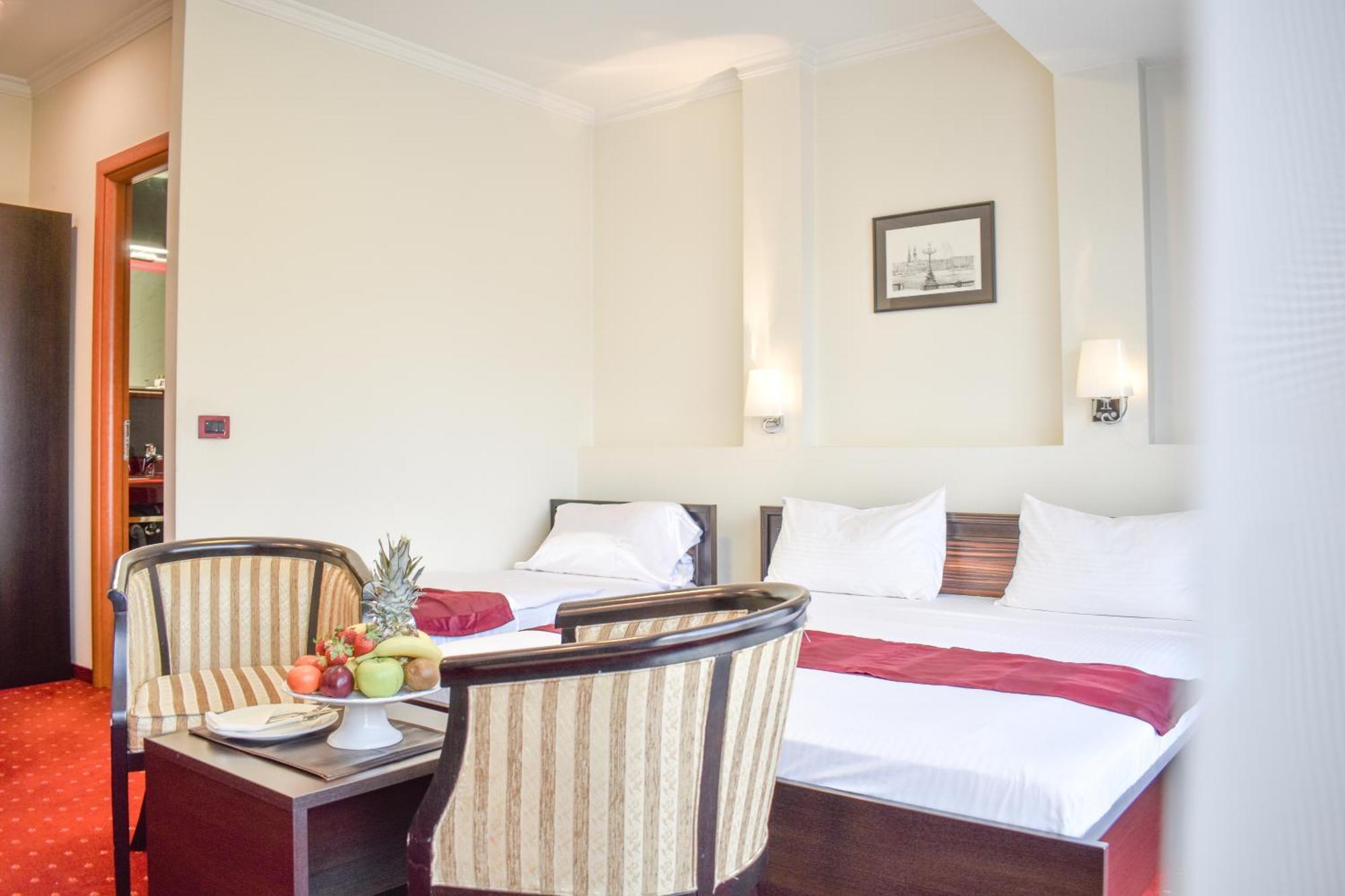 Hotel Hamburg Скопие Екстериор снимка
