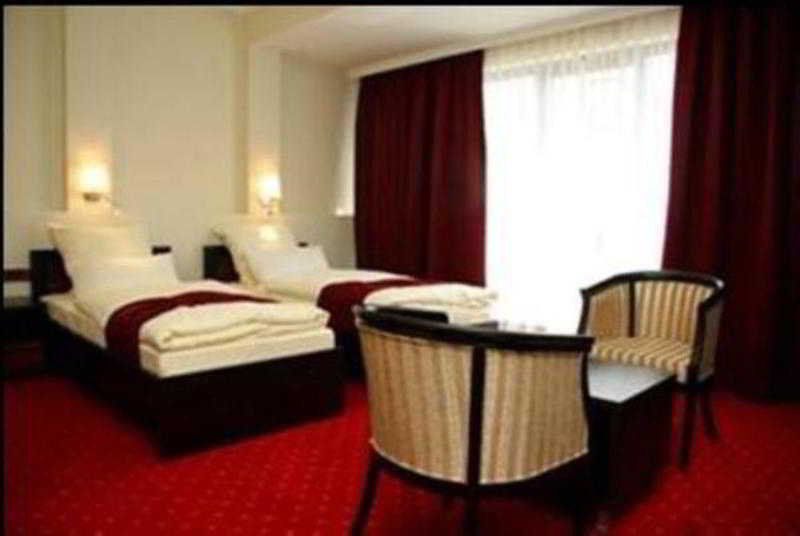 Hotel Hamburg Скопие Екстериор снимка