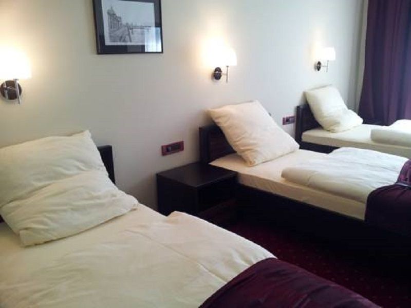 Hotel Hamburg Скопие Екстериор снимка
